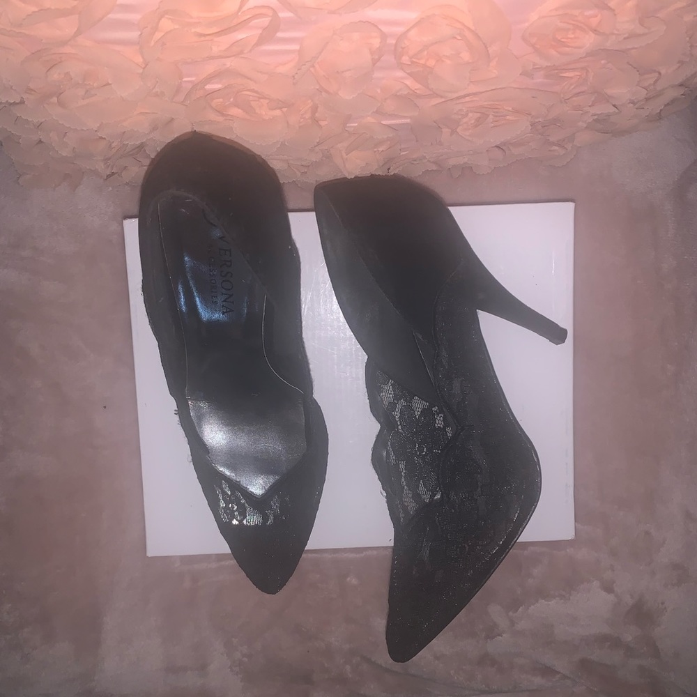 New (not in box) black “velvet”/lace pointy toe shoe. - Picture 5 of 6